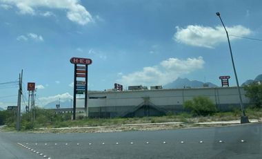 TERRENO COMERCIAL EN RENTA ZONA SANTA CATARINA