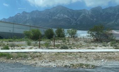 TERRENO COMERCIAL EN RENTA ZONA SANTA CATARINA