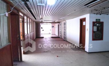 PISO 3 EN VENTA O ARRIENDO EN EDIFICIO BANCO POPULAR EN CENTRO BQUILLA