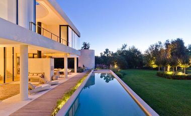 Casa en venta en Altos de Pilar. 10 ambientes. Lote 3100 m2