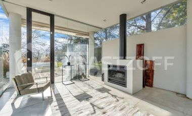 Casa en venta en Altos de Pilar. 10 ambientes. Lote 3100 m2