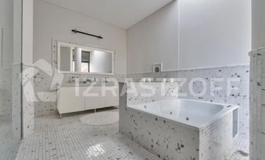 Casa en venta en Altos de Pilar. 10 ambientes. Lote 3100 m2