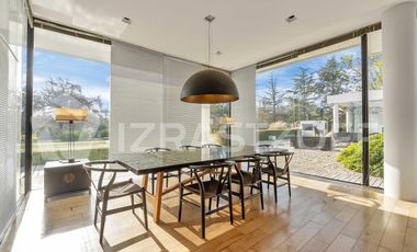 Casa en venta en Altos de Pilar. 10 ambientes. Lote 3100 m2