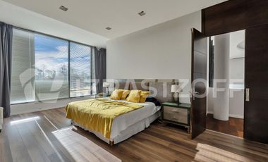 Casa en venta en Altos de Pilar. 10 ambientes. Lote 3100 m2