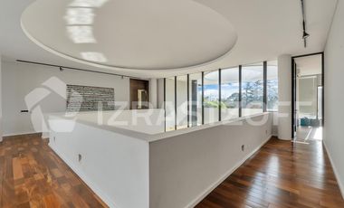 Casa en venta en Altos de Pilar. 10 ambientes. Lote 3100 m2
