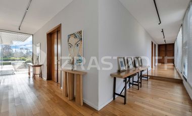 Casa en venta en Altos de Pilar. 10 ambientes. Lote 3100 m2