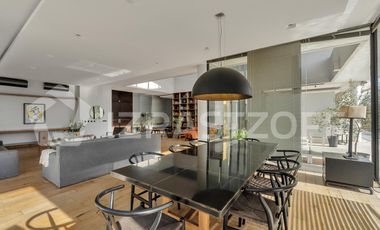 Casa en venta en Altos de Pilar. 10 ambientes. Lote 3100 m2