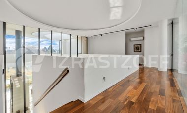 Casa en venta en Altos de Pilar. 10 ambientes. Lote 3100 m2