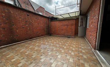 CASA EN VENTA EN BOSQUES DE PERINORTE