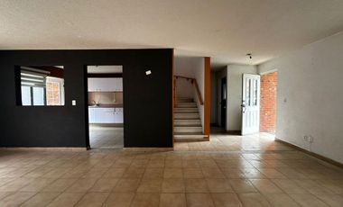CASA EN VENTA EN BOSQUES DE PERINORTE