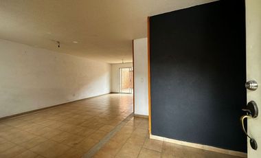 CASA EN VENTA EN BOSQUES DE PERINORTE