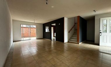 CASA EN VENTA EN BOSQUES DE PERINORTE
