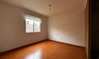 CASA EN VENTA EN BOSQUES DE PERINORTE