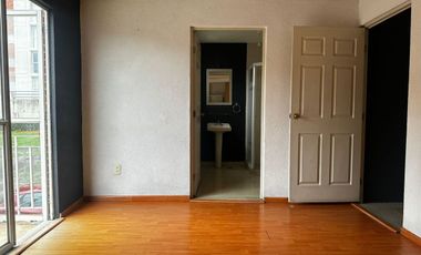 CASA EN VENTA EN BOSQUES DE PERINORTE