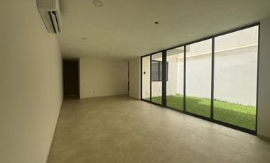 Casa de 4 recámaras en venta en Temozón norte