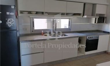 DEPARTAMENTO DE 5 AMBIENTES CON COCHERA CASTELAR CENTRO