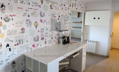 DEPARTAMENTO DE 5 AMBIENTES CON COCHERA CASTELAR CENTRO