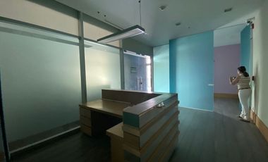 OFICINA PLANTA BAJA EN VENTA TORRE MARTEL III