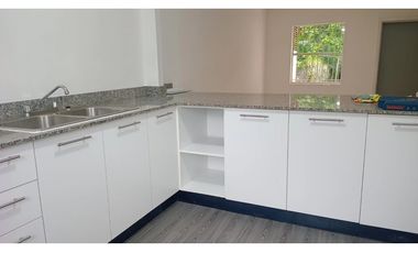 CLAYTON / 117M / 2 HABITACION / 2 NIVEL / 2 PARKING / TERRAZA / VACIO