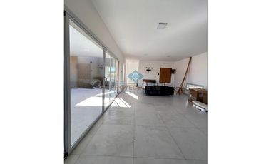 VENTA | CASA A ESTRENAR 3 DORM+PILETA  | SOLARES DE SINSACATE