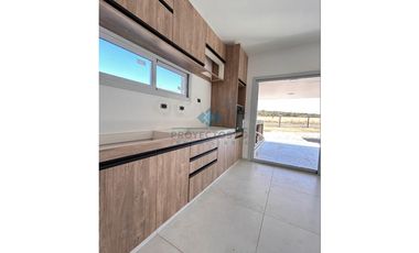 VENTA | CASA A ESTRENAR 3 DORM+PILETA  | SOLARES DE SINSACATE