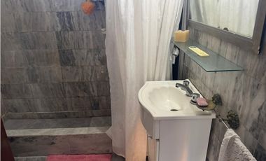 Casa con depto en Santa Clara