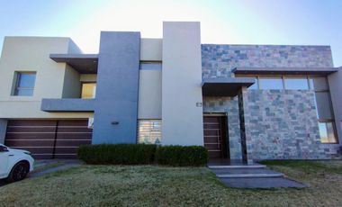 Casa en venta de 3 dormitorios c/ cochera en San Rafael