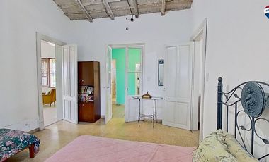 VENTA CASA SOBRE GRAN CAMPO EN MARCOS PAZ