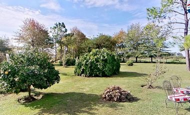 VENTA CASA SOBRE GRAN CAMPO EN MARCOS PAZ