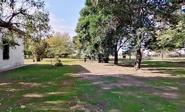 VENTA CASA SOBRE GRAN CAMPO EN MARCOS PAZ