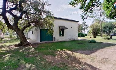VENTA CASA SOBRE GRAN CAMPO EN MARCOS PAZ