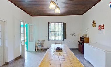 VENTA CASA SOBRE GRAN CAMPO EN MARCOS PAZ