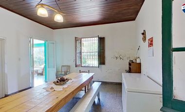 VENTA CASA SOBRE GRAN CAMPO EN MARCOS PAZ