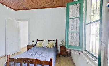 VENTA CASA SOBRE GRAN CAMPO EN MARCOS PAZ