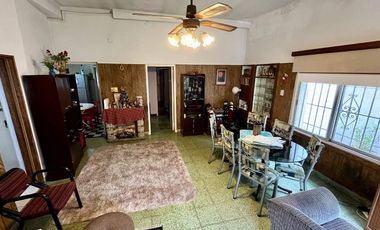 Casa 3 ambientes en venta en Lomas de Zamora