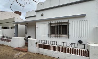 Casa 3 ambientes en venta en Lomas de Zamora