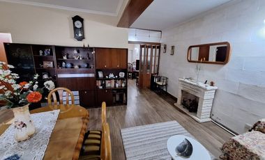 CASA VENTA 4 AMBIENTES Y DEPARTAMENTO BURZACO