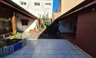 CASA VENTA 4 AMBIENTES Y DEPARTAMENTO BURZACO