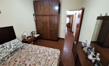 CASA VENTA 4 AMBIENTES Y DEPARTAMENTO BURZACO