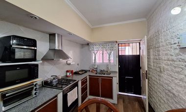 CASA VENTA 4 AMBIENTES Y DEPARTAMENTO BURZACO