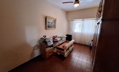 CASA VENTA 4 AMBIENTES Y DEPARTAMENTO BURZACO