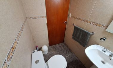 CASA VENTA 4 AMBIENTES Y DEPARTAMENTO BURZACO