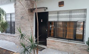 VENTA CASA 3 AMB BERAZATEGUI CON JARDIN Y COCHERA