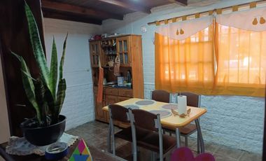 VENTA CASA 3 AMB BERAZATEGUI CON JARDIN Y COCHERA