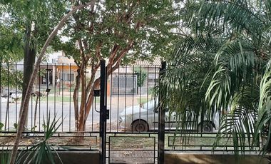 VENTA CASA 3 AMB BERAZATEGUI CON JARDIN Y COCHERA