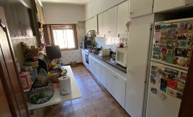VENTA CASA GERLI GARAGE QUINCHO Y PILETA ,PERMUTA