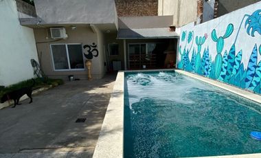 VENTA CASA GERLI GARAGE QUINCHO Y PILETA ,PERMUTA