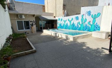 VENTA CASA GERLI GARAGE QUINCHO Y PILETA ,PERMUTA