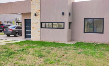 CASA VENTA PRADERAS 57 CAÑUELAS 4 AMBIENTES COCHER