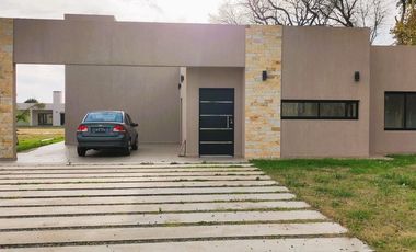 CASA VENTA PRADERAS 57 CAÑUELAS 4 AMBIENTES COCHER